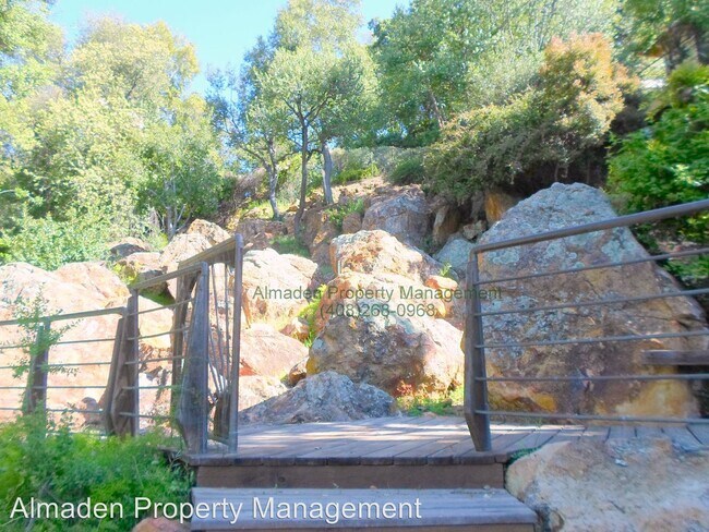 Foto del edificio - 4 br, 3 bath House - 6838 Elwood Rd.