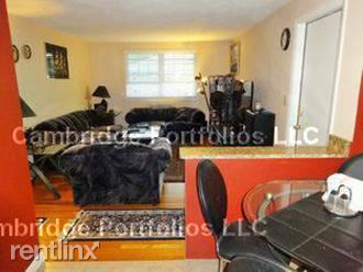 Building Photo - 2 Colonial Village Dr