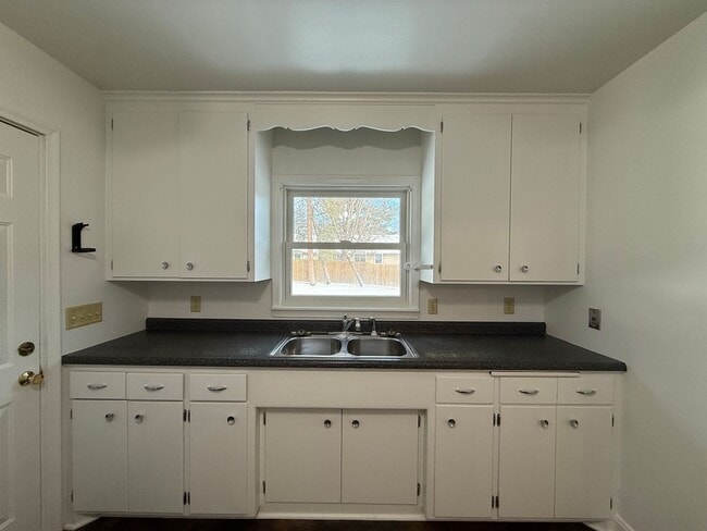 Building Photo - 1954-1956 Hazelwood St