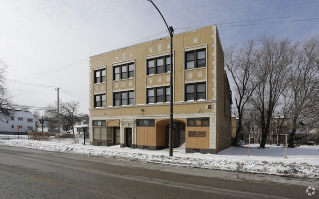 Building Photo - 7950 S Exchange Ave