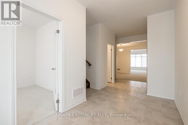 Building Photo - 81 Calypso Ave