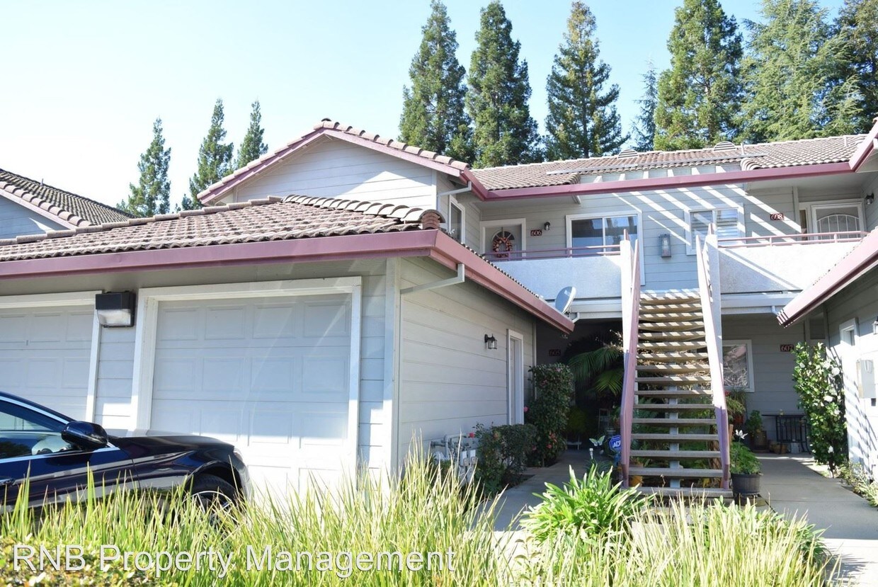 Primary Photo - 7331 Stratford Pl
