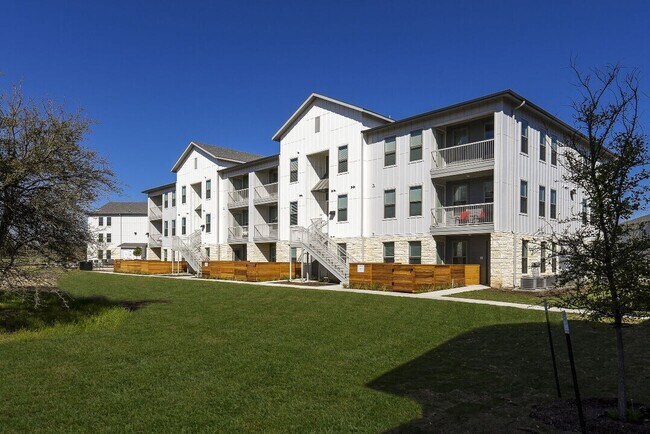 Building Photo - The Ultimate in Luxury: Opulent Apartments...