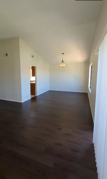 Building Photo - 3bed 3bath Available for Rent
