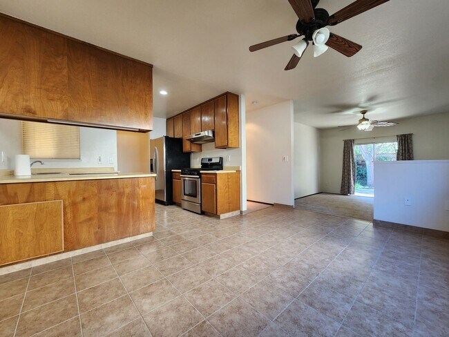 Building Photo - 3 Bedroom Home in Petaluma