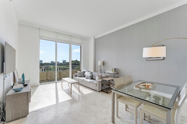 Foto del edificio - 99 SE Mizner Blvd