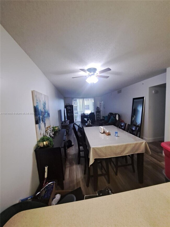 Foto del edificio - 5091 NW 7th St