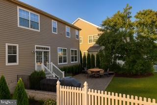 Building Photo - 42586 Ash Tree Dr