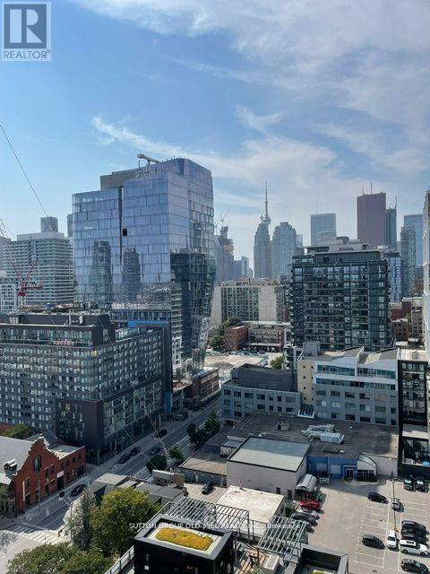 Building Photo - 120 Parliament St