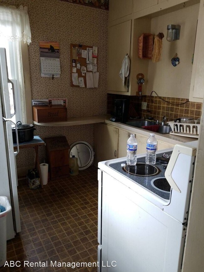 Building Photo - 2 br, 1 bath Apartment - 710 Plumer St
