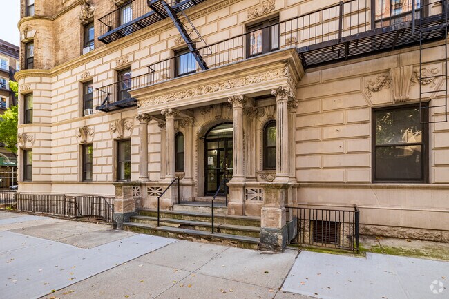 Building Photo - 935 West End Ave
