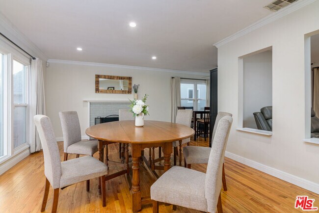 Foto del edificio - 16641 Gilmore St