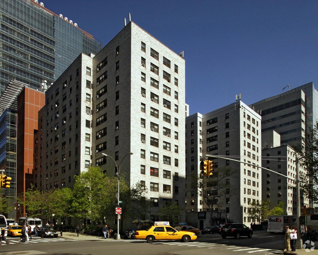 Foto principal - 1277 York Ave