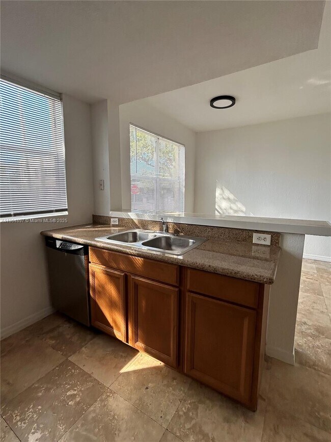 Foto del edificio - 953 SW 10th St