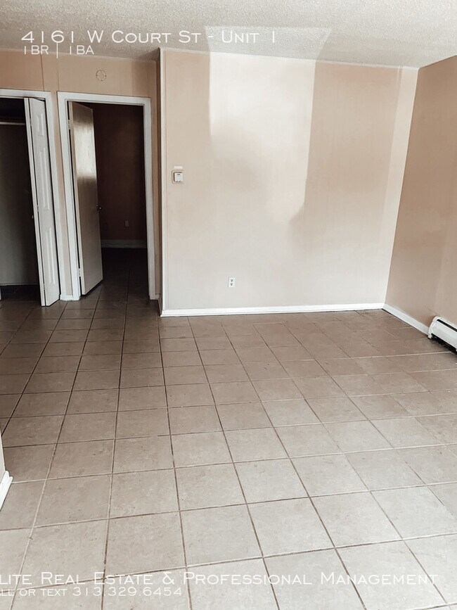Foto del edificio - 1 Bedroom Apt - W Court St.