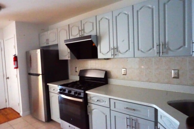 Foto del edificio - 342 Forrest St