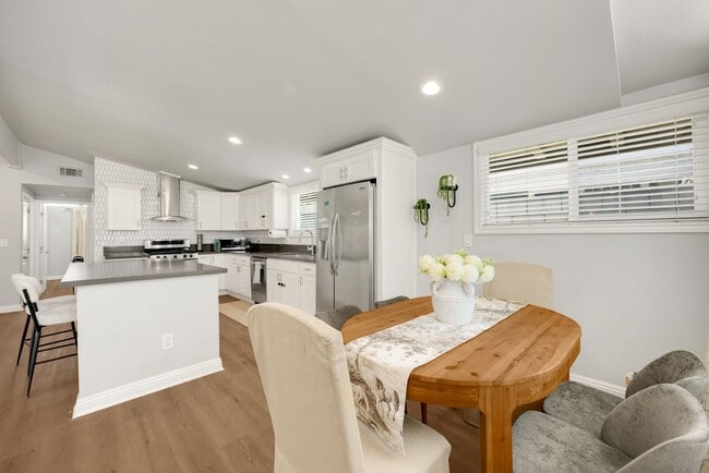 Photo - 1048 N Hermosa Dr (Anaheim, CA) House