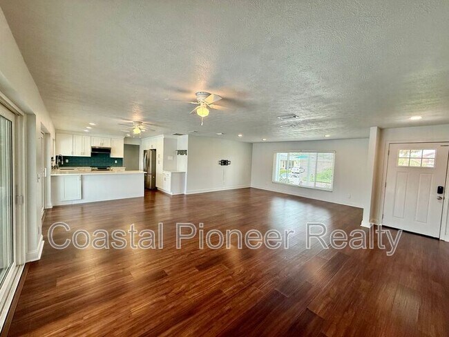 Building Photo - 613 Kingston Ct