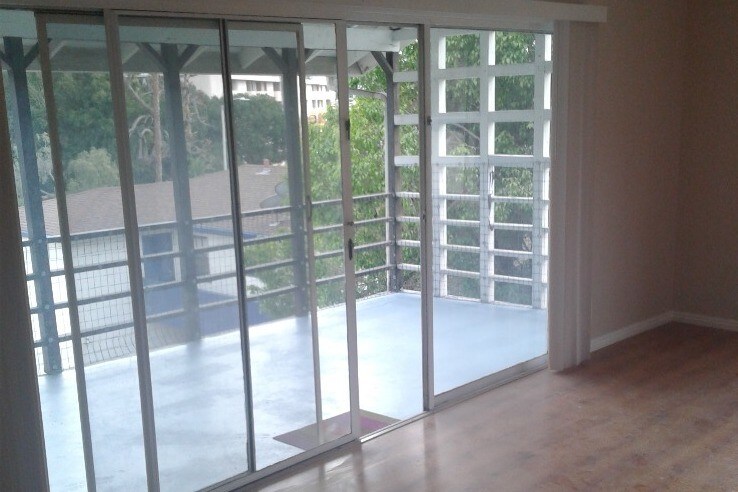 BALCONY - 2119 1/2 S Beverly Glen Blvd