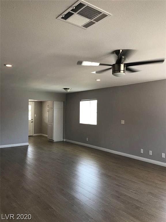 Foto principal - 224 Carson Way