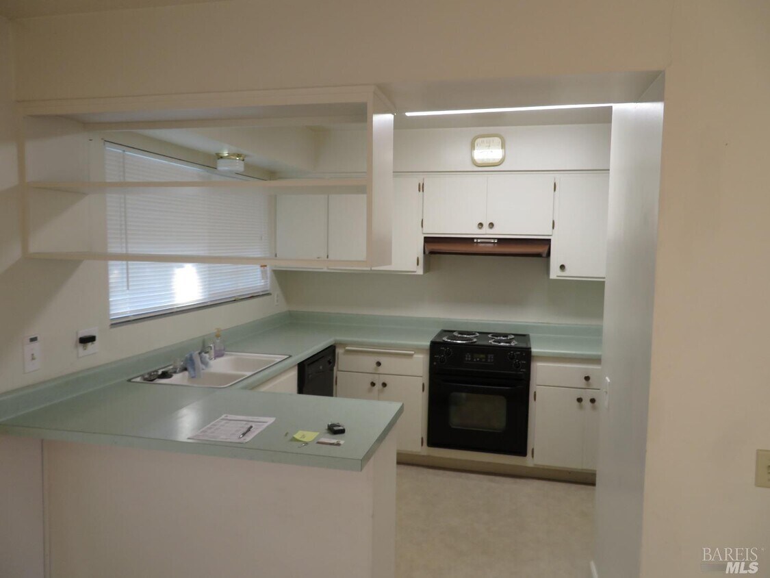 Building Photo - 205 Olympic Cir