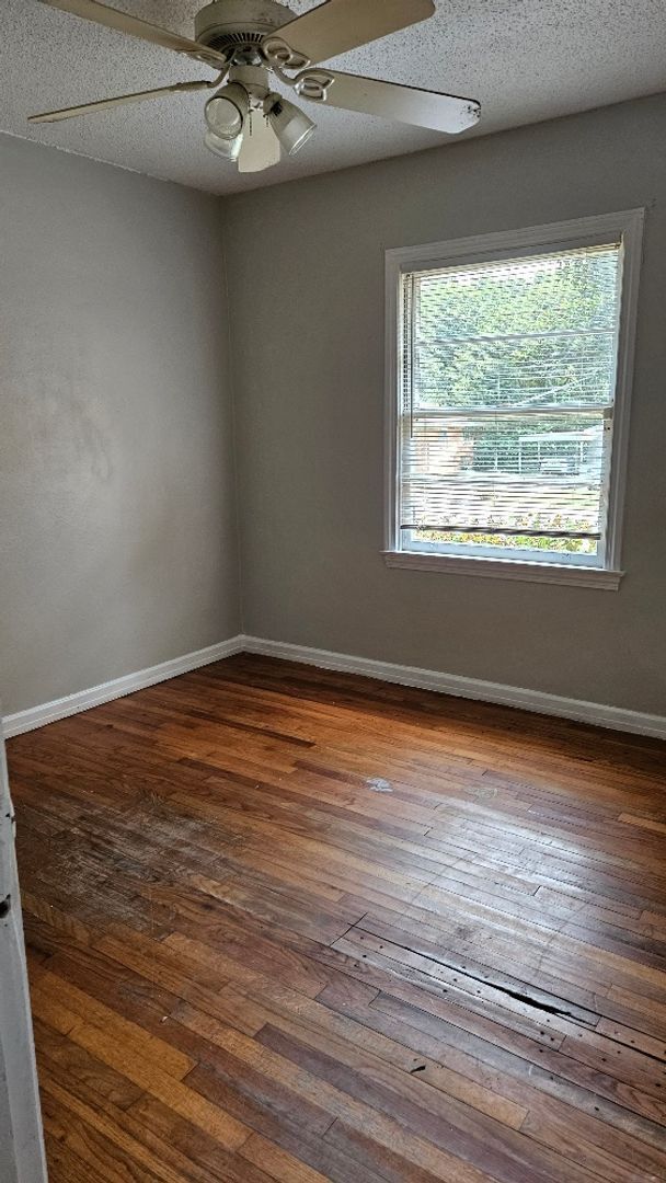 Foto del edificio - 3 bed 1 bath home