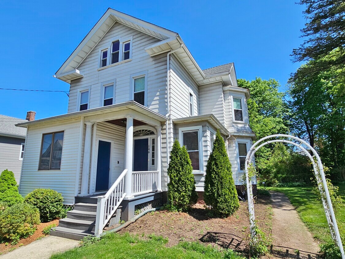 Primary Photo - 146 Church St