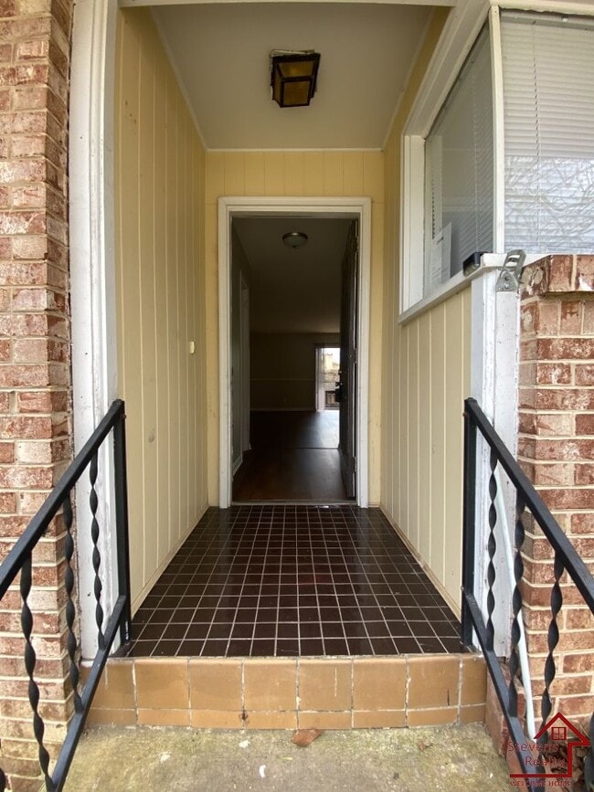 Building Photo - 4602 Plaza Hills Ln