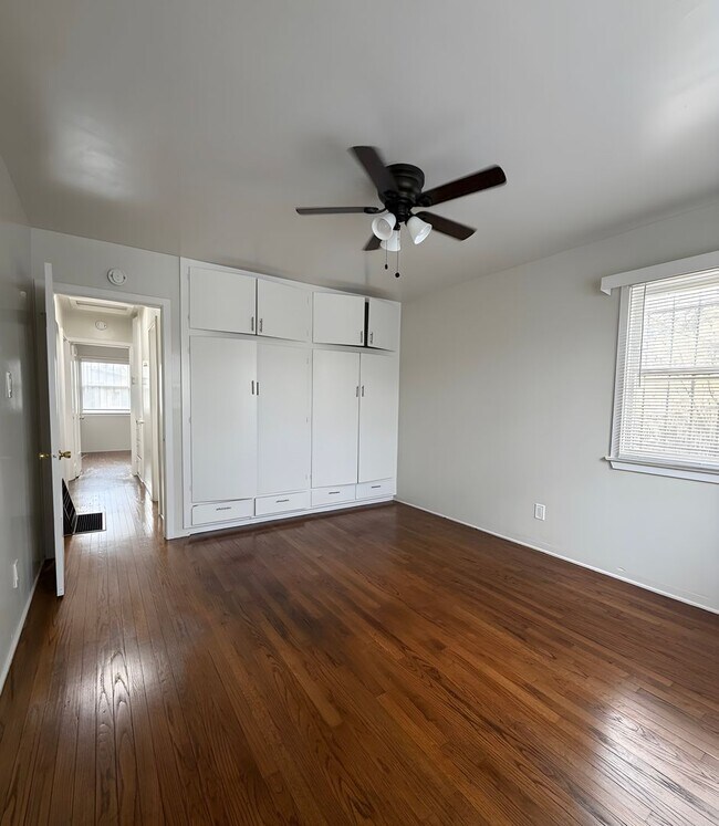 Foto del edificio - 231-233 W. 81st St.