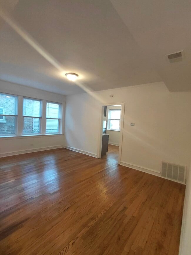 Foto del edificio - 1107 N Avers Ave