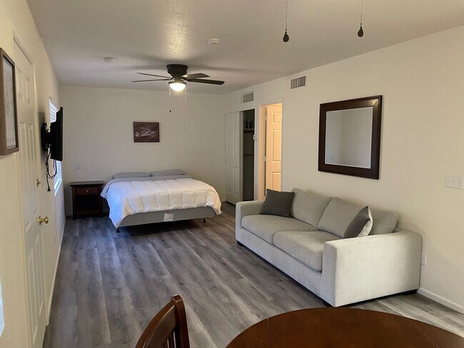 Building Photo - PENDING APP! Longterm partially furnished ...