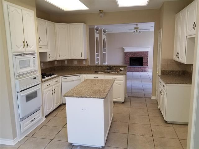 Building Photo - 8133 Case Dr