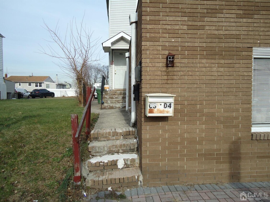 Primary Photo - 386 New Brunswick Ave