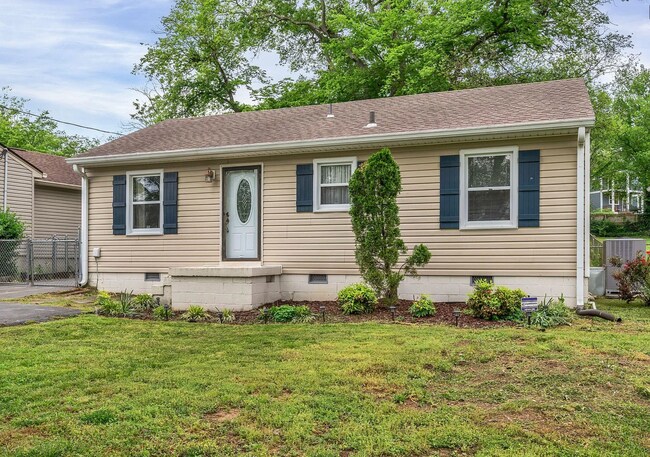 Photo - 624 Westboro Dr House