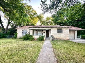 Building Photo - 421 N Gilmer St