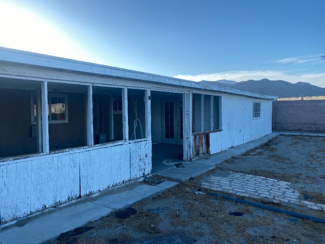 Foto del edificio - 82475 Wingate Ave