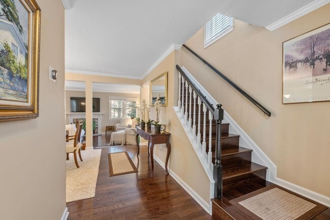 Foto del edificio - 4 Bedroom, 3.5 Bath Furnished Townhouse Available