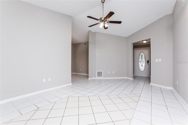 Building Photo - 231 Lago Vista St