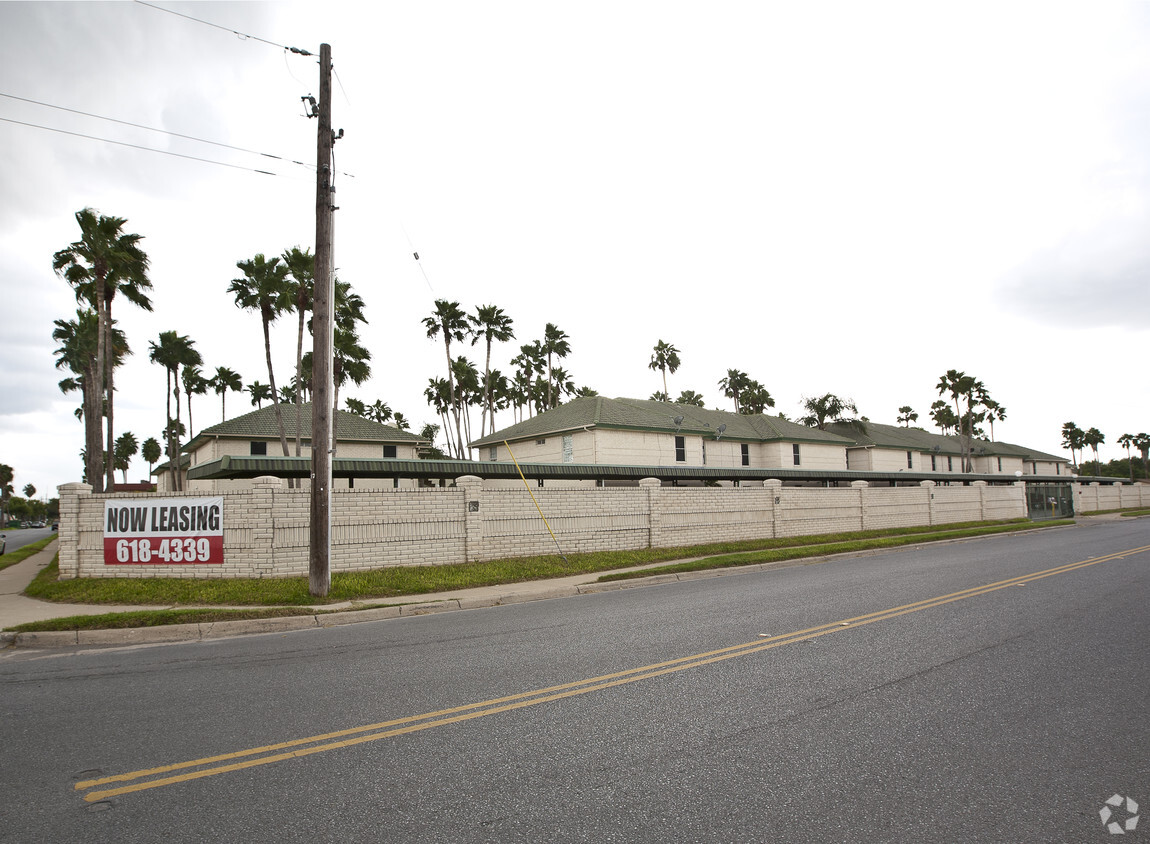 Primary Photo - Paradise Village Apartments