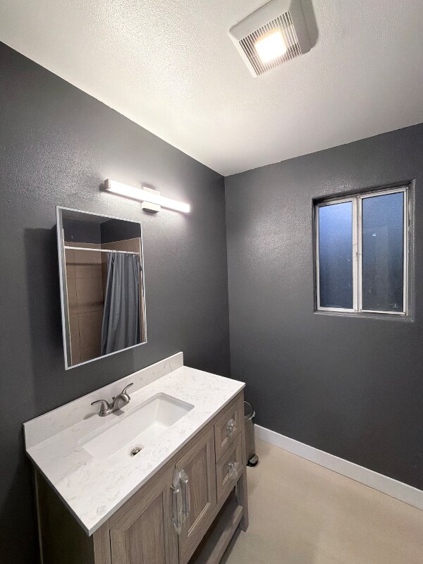 Foto del edificio - 16132 Denley St