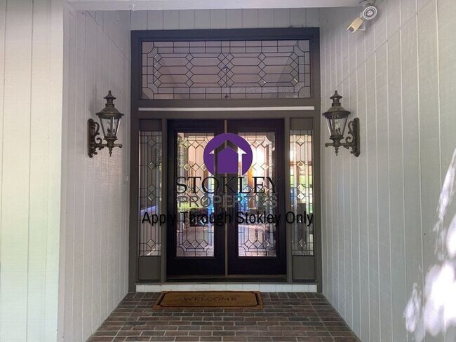 Building Photo - Stokley Properties Presents 2215 Deer Oak ...