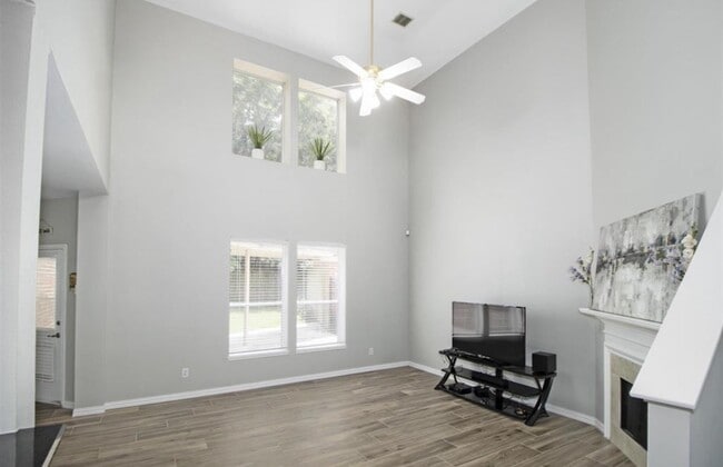 Building Photo - 25507 Lyon Springs Ct