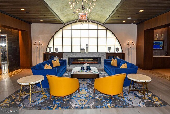 Foto del edificio - 8302 Woodmont Ave