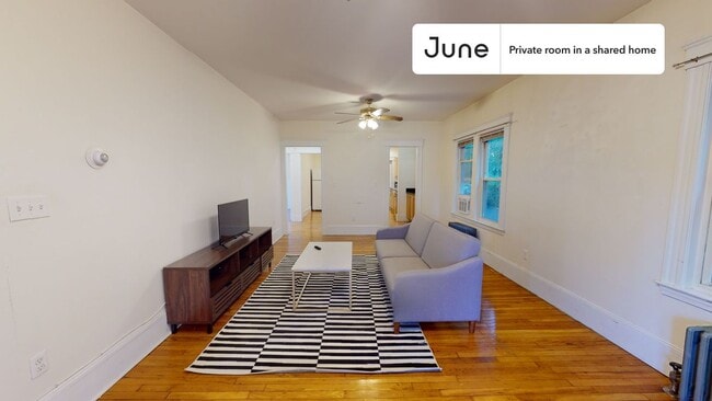 Building Photo - Room in Shared 3 bed/1 bath home