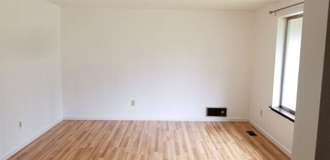 Building Photo - 3 br, 2 bath House - 1506 Canyon St