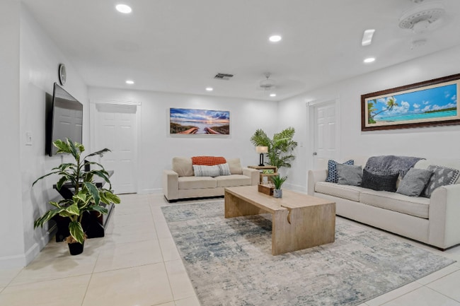 Photo - 244 Greymon Dr House