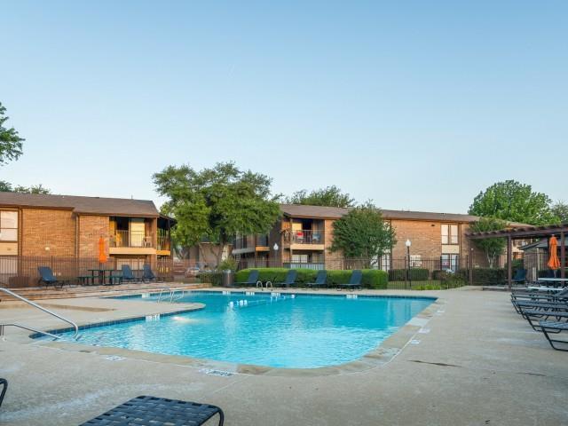 Foto principal - 8500 N Harwood Rd