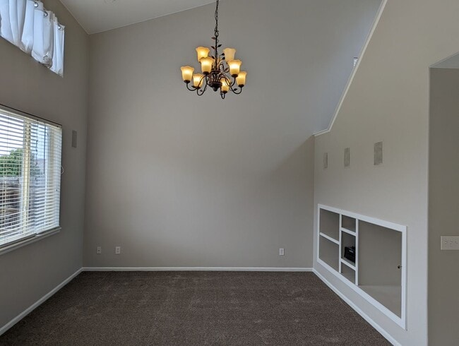 Foto del edificio - Gorgeous 2 Story 3 Bedroom 2.5 Baths in Dacono For Rent