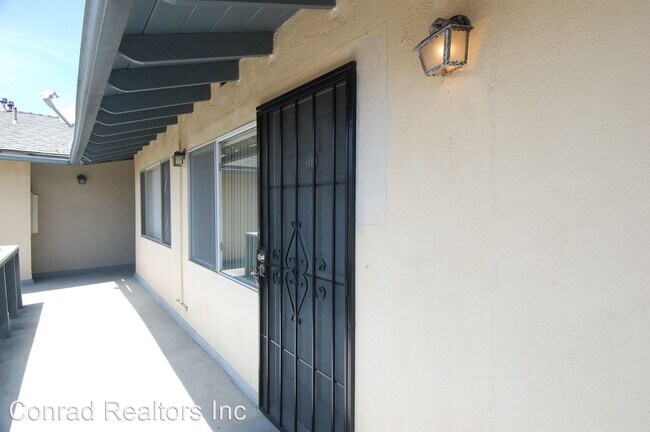 Building Photo - 1 W Avenida Ramona