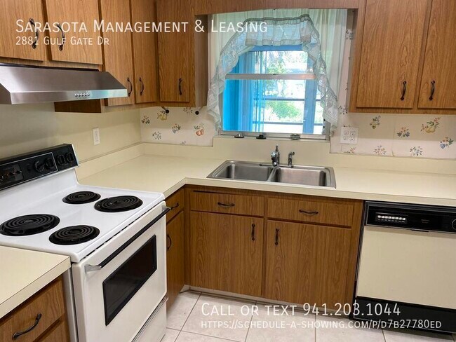 Building Photo - 2 Bedroom 2 Bath Home in Gulf Gate Near Si...